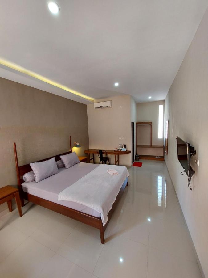 Oasis Hotel Ampana Екстериор снимка
