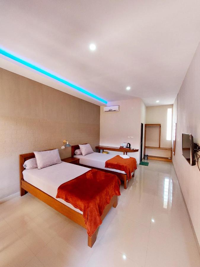 Oasis Hotel Ampana Екстериор снимка