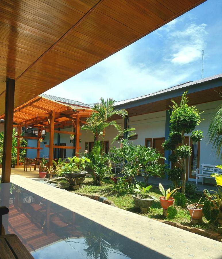 Oasis Hotel Ampana Екстериор снимка